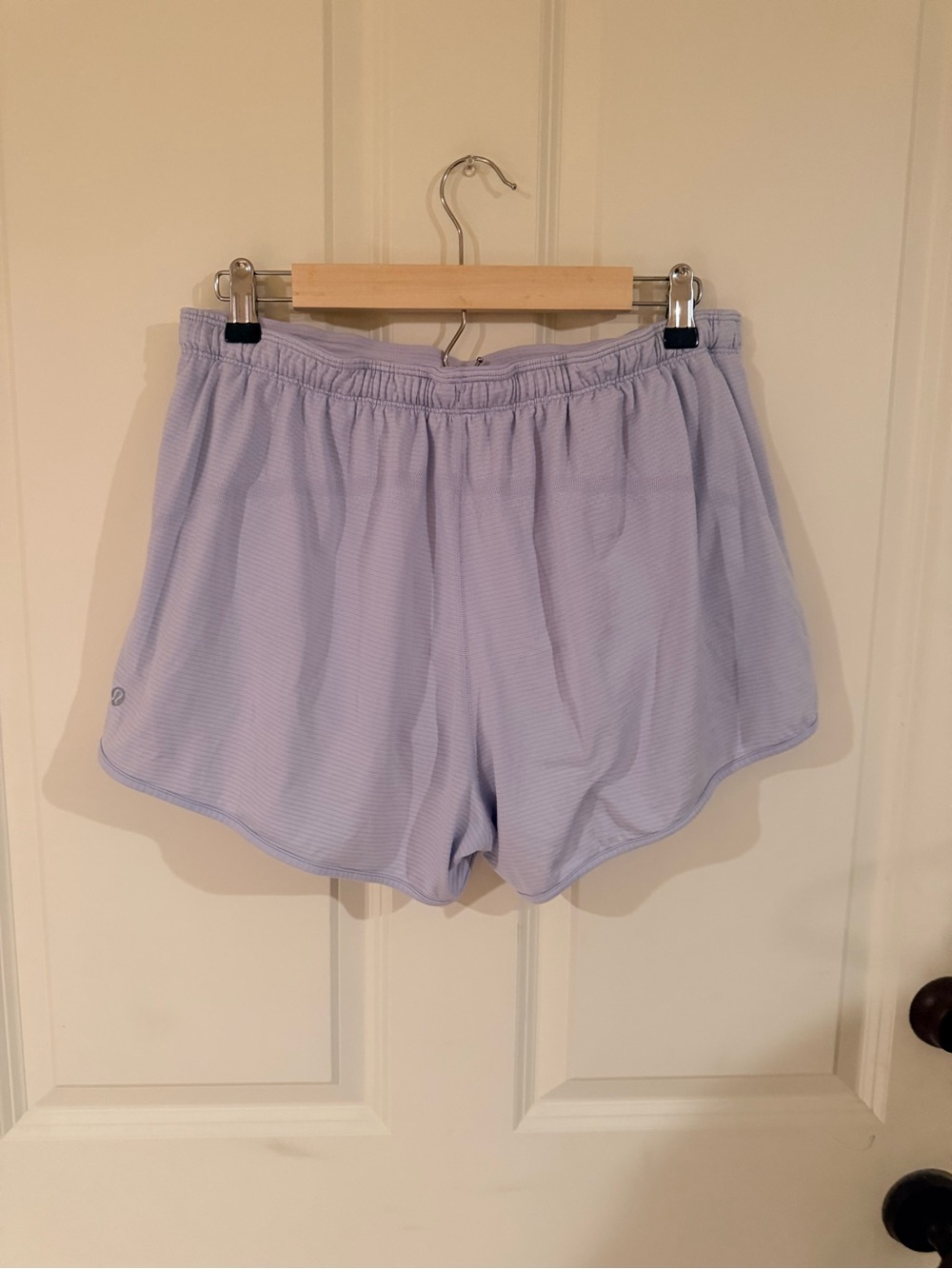 Lululemon Swiftly mid-rise short 3” Light Lavender Athletic Shorts size 12 - Picture 2 of 2